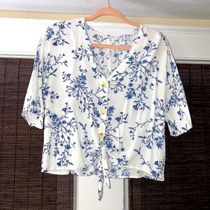 LUQ tie front crop top medium